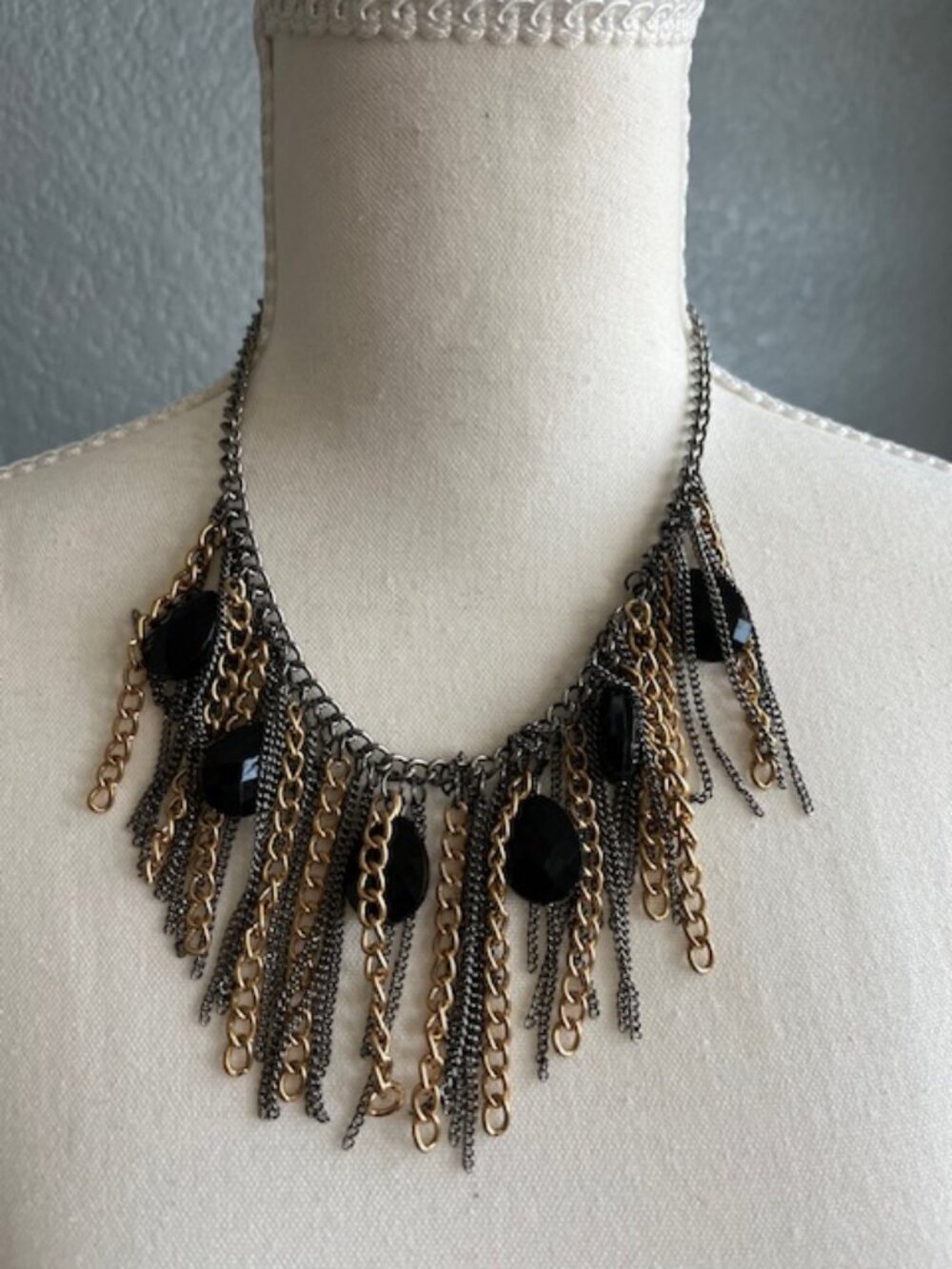 Paparazzi Vixen Conviction Multi Necklace,